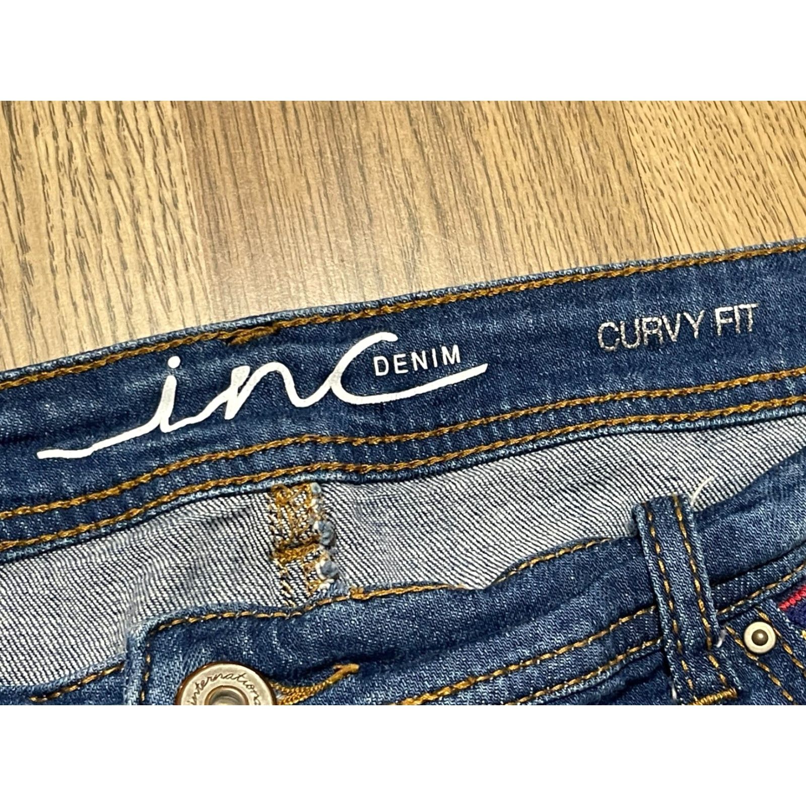 Vintage VINTAGE: INC Denim Shorts Womens Size 16 Blue Denim Cut Off Curvy Fit Regular Inseam 12 in (No, not vintage) Size 38" / US 16 / IT 52 - 5 Thumbnail