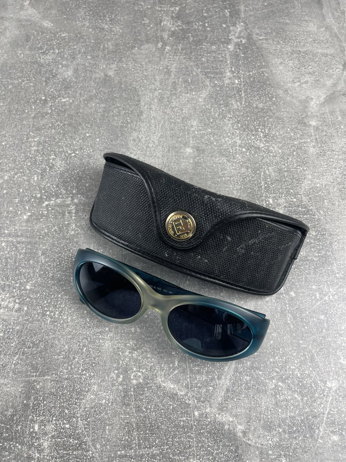 Fendi Fendi Vintage 00s Oval Acetate Sunglasses Blue Transparent Size ONE SIZE - 1 Thumbnail