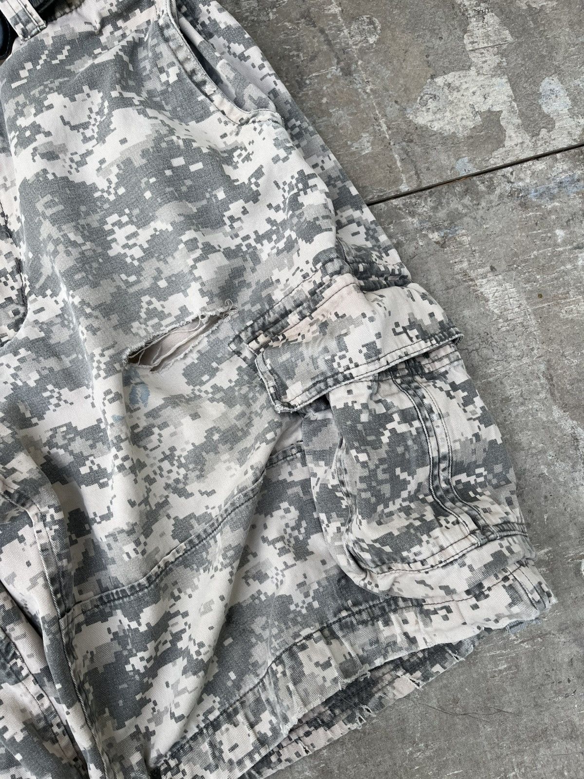 Vintage Vintage Faded Digi Camo Short Thrashed Size US 34 / EU 50 - 3 Thumbnail