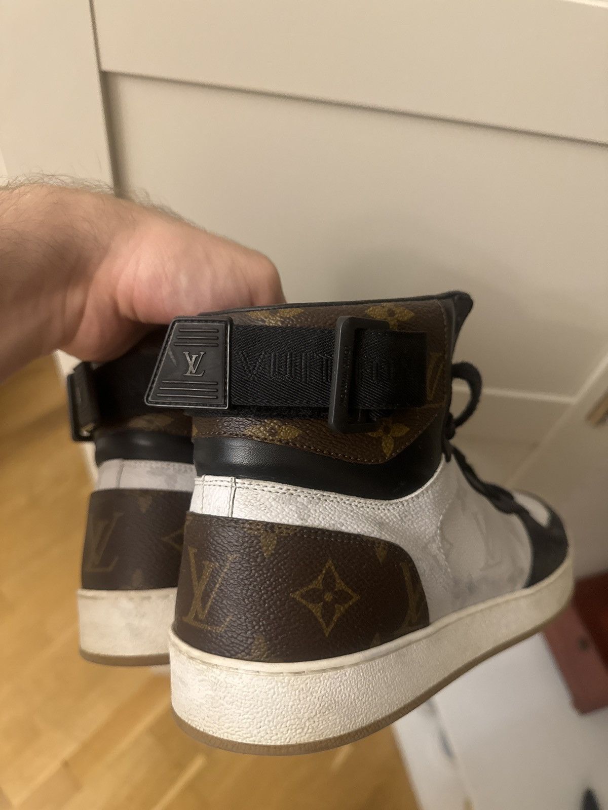 Louis Vuitton Louis vuitton rivoli Size US 8 / EU 41 - 12 Thumbnail