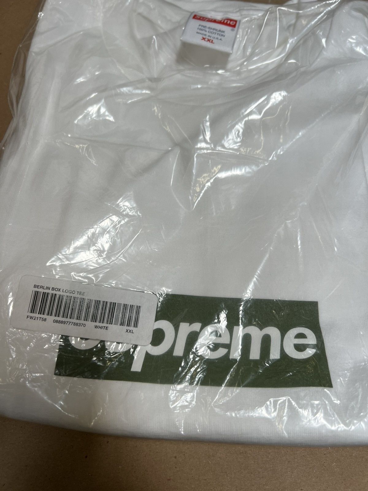 Supreme FW21 SUPREME BERLIN BOX LOGO TEE T-SHIRT WHITE 2XL XXL 2021 Size US XXL / EU 58 / 5 - 7 Thumbnail