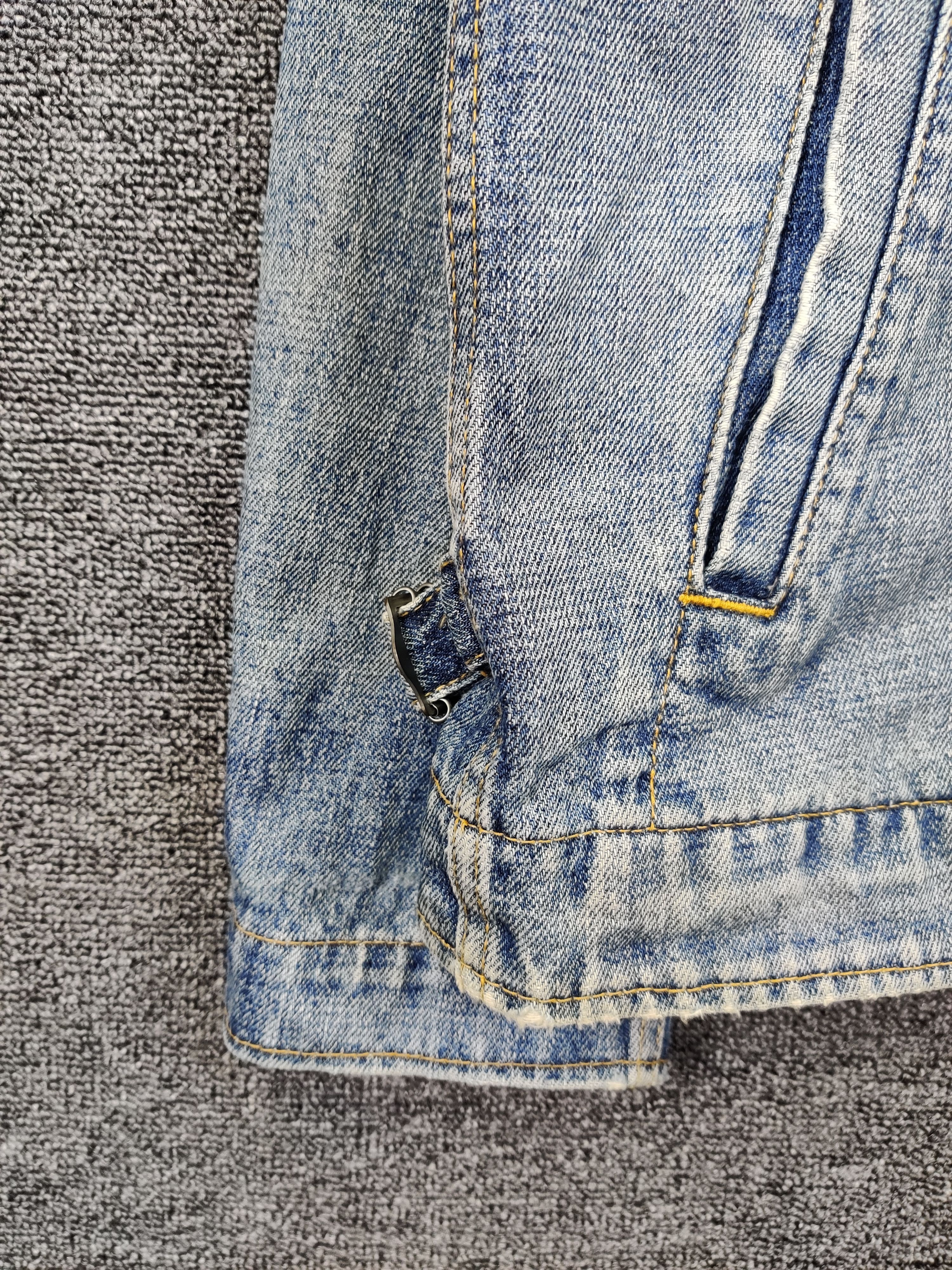 Uniqlo Vintage Thrashed Uniqlo Distressed Denim Trucker Jacket Size US XL / EU 56 / 4 - 4 Thumbnail