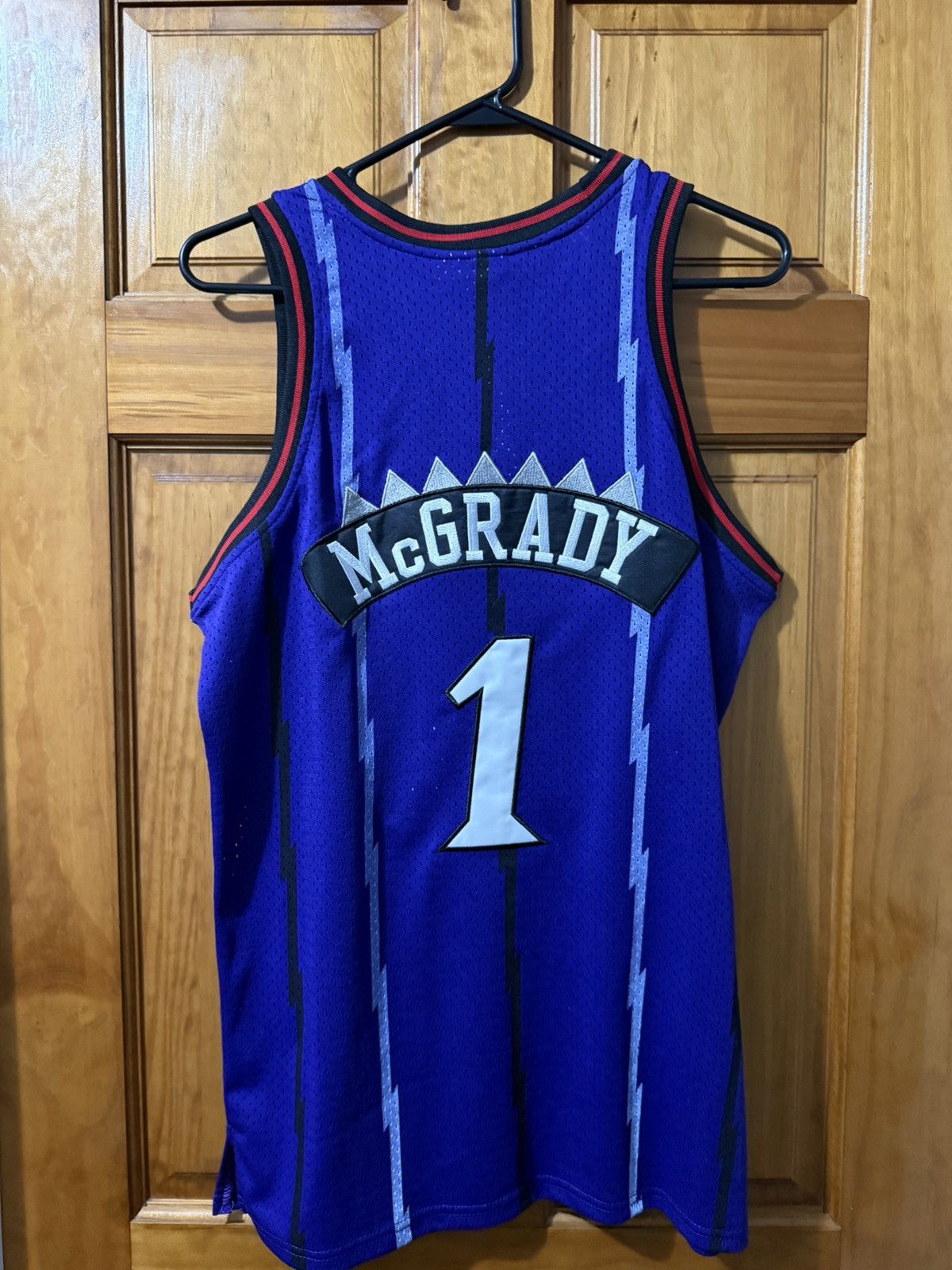 Mitchell & Ness Tracy McGrady Toronto Raptors Throwback Jersey Size US M / EU 48-50 / 2 - 2 Thumbnail