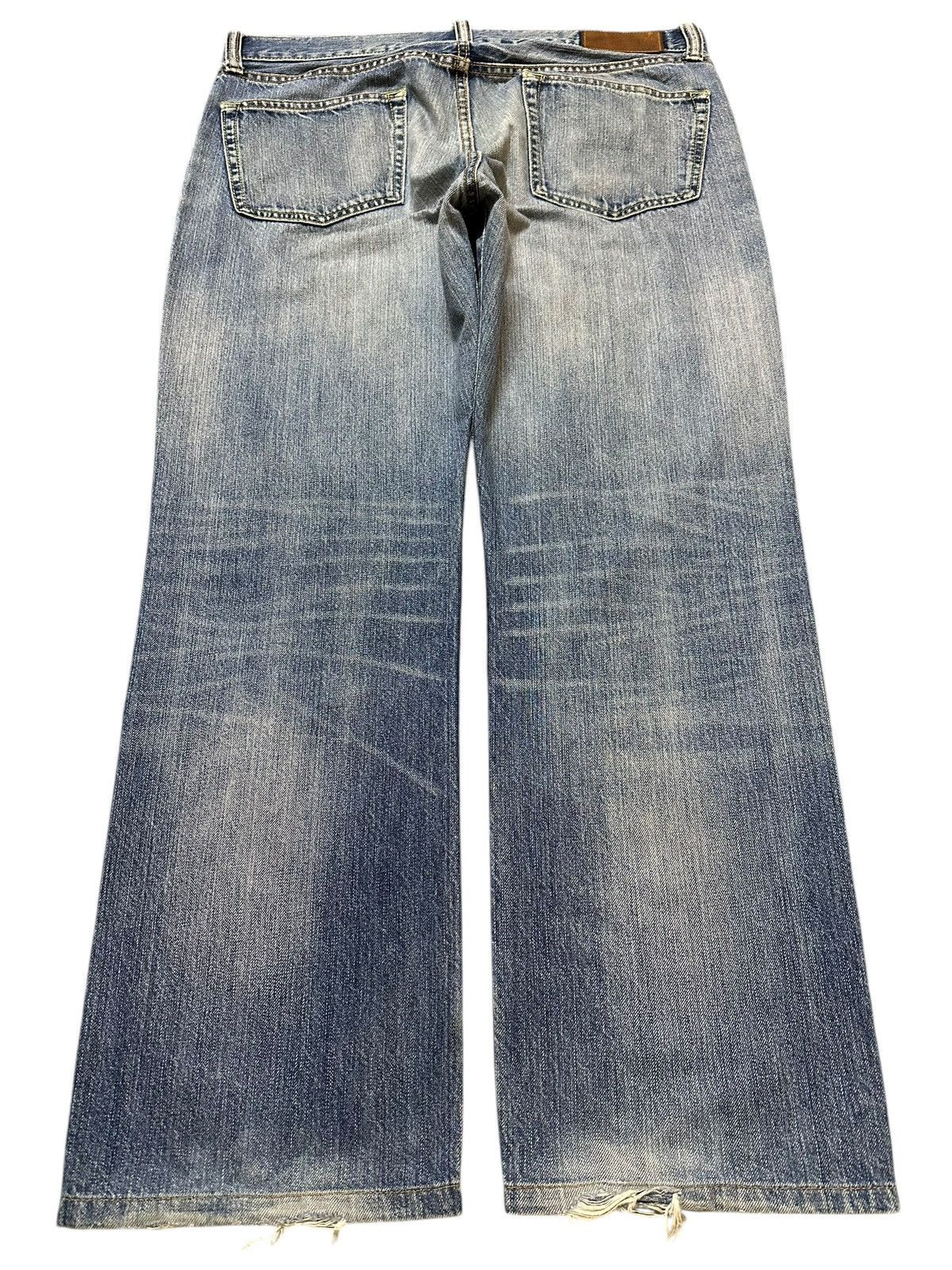 Uniqlo Vintage Japanese Uniqlo Blue Faded Wash Baggy Jeans Size US 36 / EU 52 - 2 Thumbnail