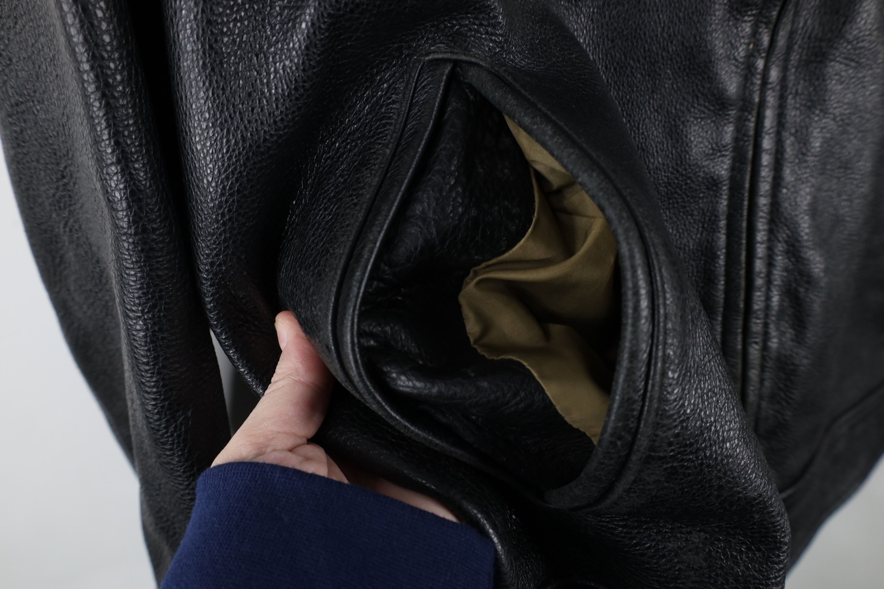 Vintage Vintage 90s Streetwear Buckle Back Leather Jacket Black Size US L / EU 52-54 / 3 - 5 Thumbnail