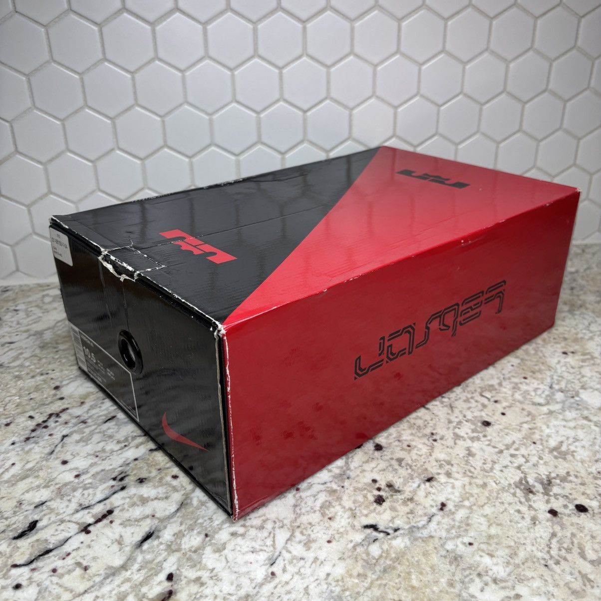 Nike Size 10.5-Nike LeBron 11 Akron vs. Miami Lightly Worn W/Box Size US 10.5 / EU 43-44 - 20 Thumbnail
