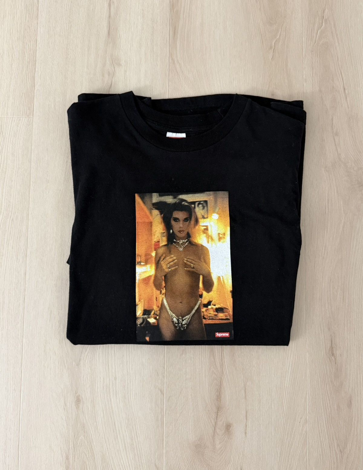 Supreme Supreme SS18 Nan Goldin Kim in Rhinestone Tee Black Size US L / EU 52-54 / 3 - 10 Thumbnail