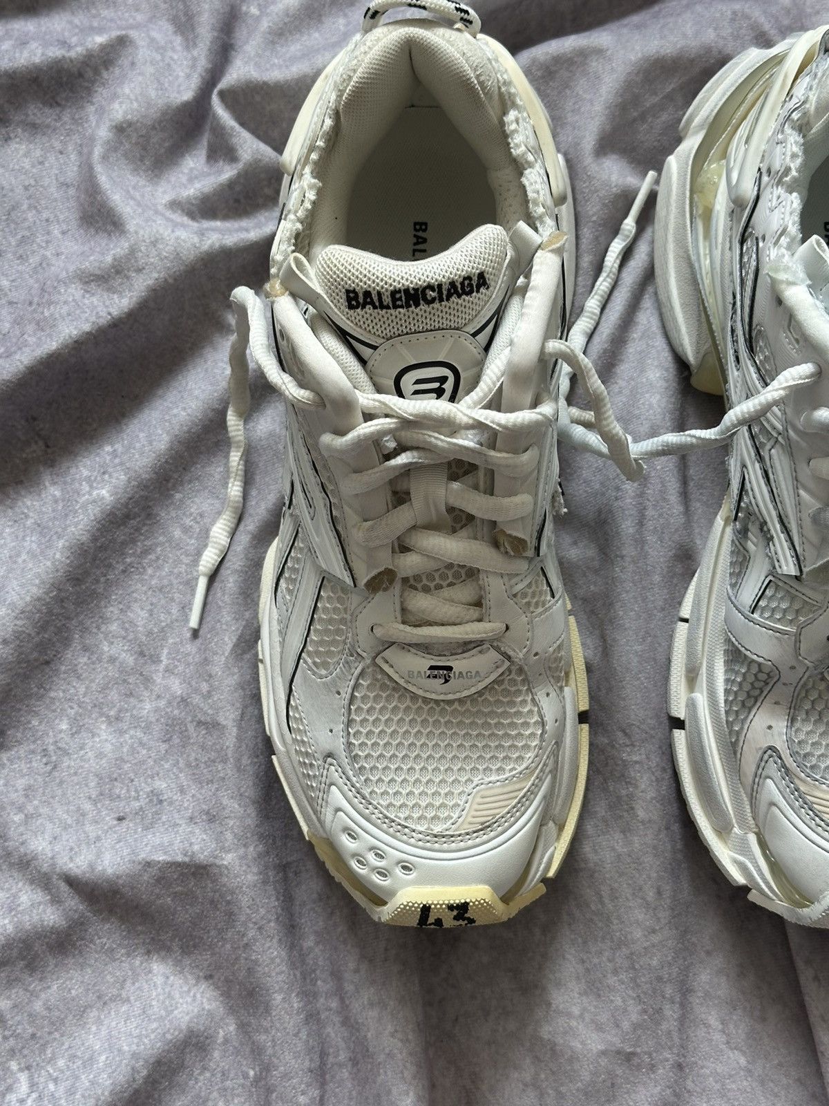 Balenciaga Balenciaga Runner Leathe Free White Sneakers Shoes Size US 10 / EU 43 - 8 Thumbnail