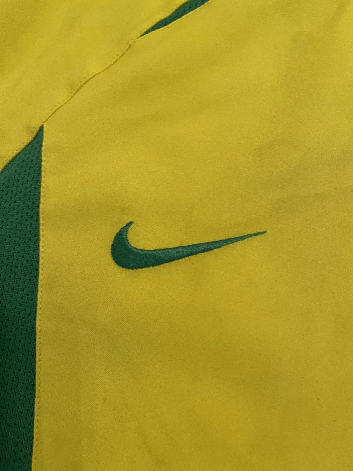 Nike PHENOMENO Brazil 2002 Home Jersey #9 R9 Size US M / EU 48-50 / 2 - 13 Thumbnail