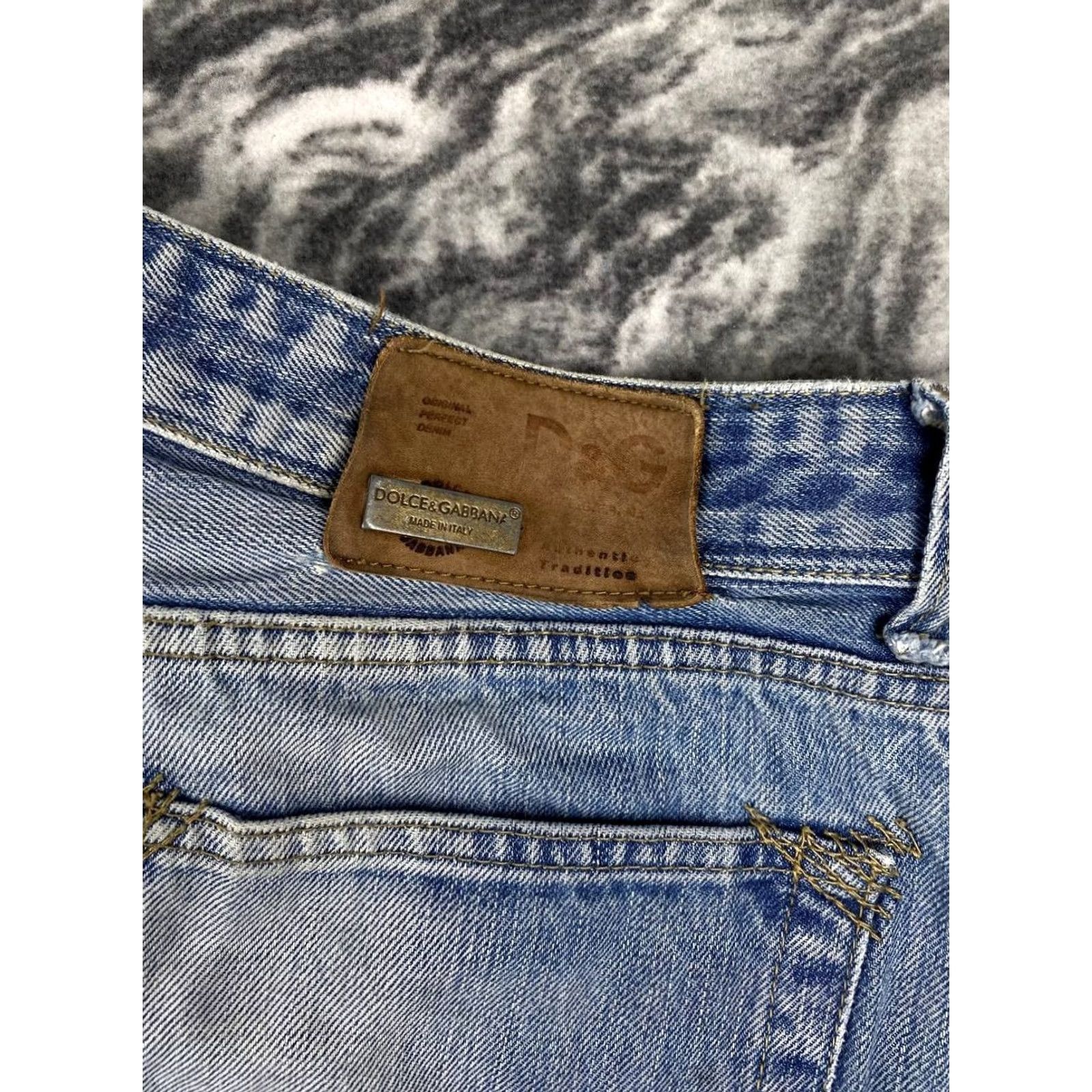 Dolce & Gabbana VINTAGE Dolce&Gabbana Denim Jeans Distressed Big Logo 32 Blue Denim Jeans Men 32 Blue Logo Distressed 5-Pocket Regular Straight Jeans Mens Size US 32 / EU 48 - 7 Thumbnail