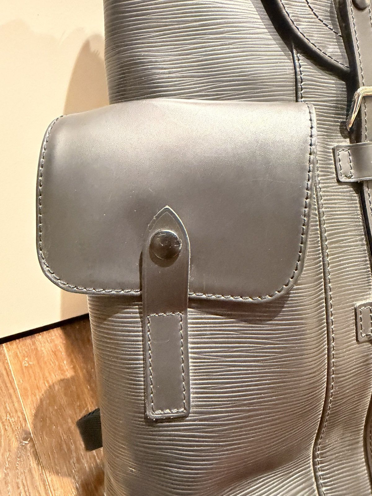 Louis Vuitton Louis Vuitton Christopher PM Backpack EPI Leather Size ONE SIZE - 12 Thumbnail
