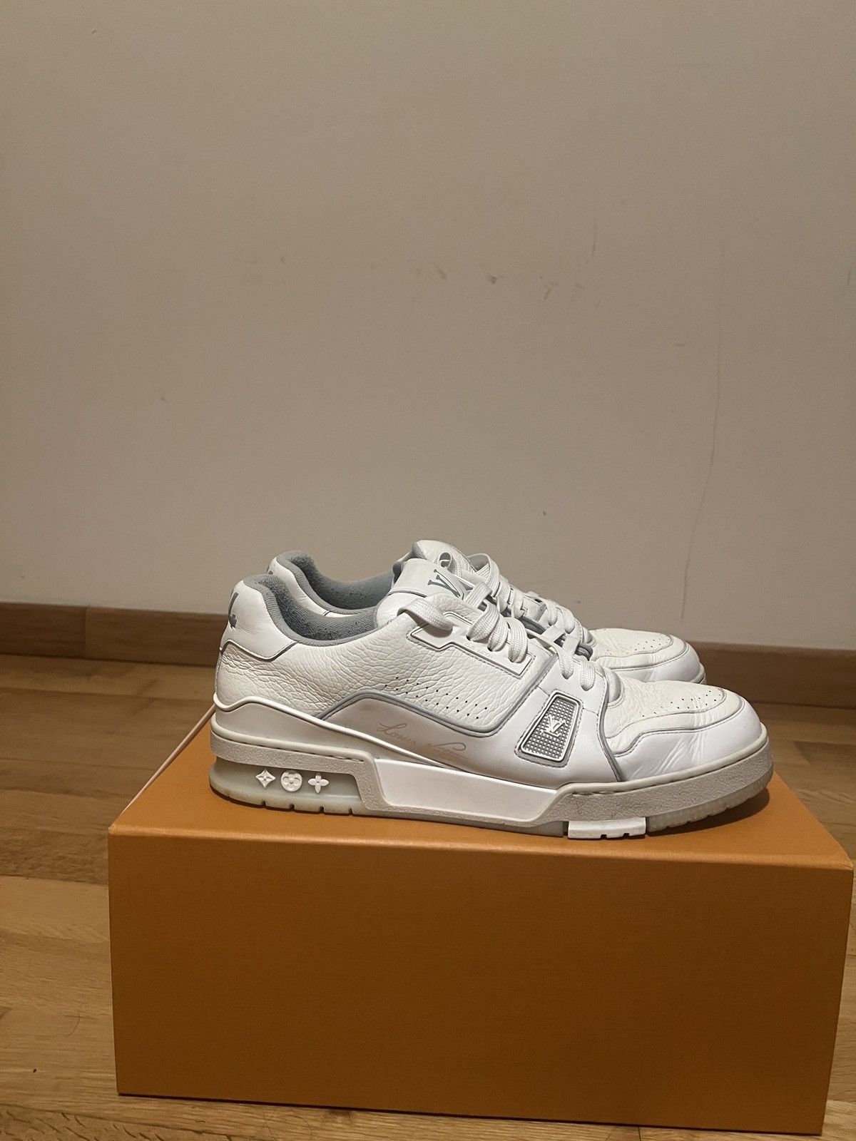 Louis Vuitton LV Sneaker Size US 10 / EU 43 - 3 Thumbnail