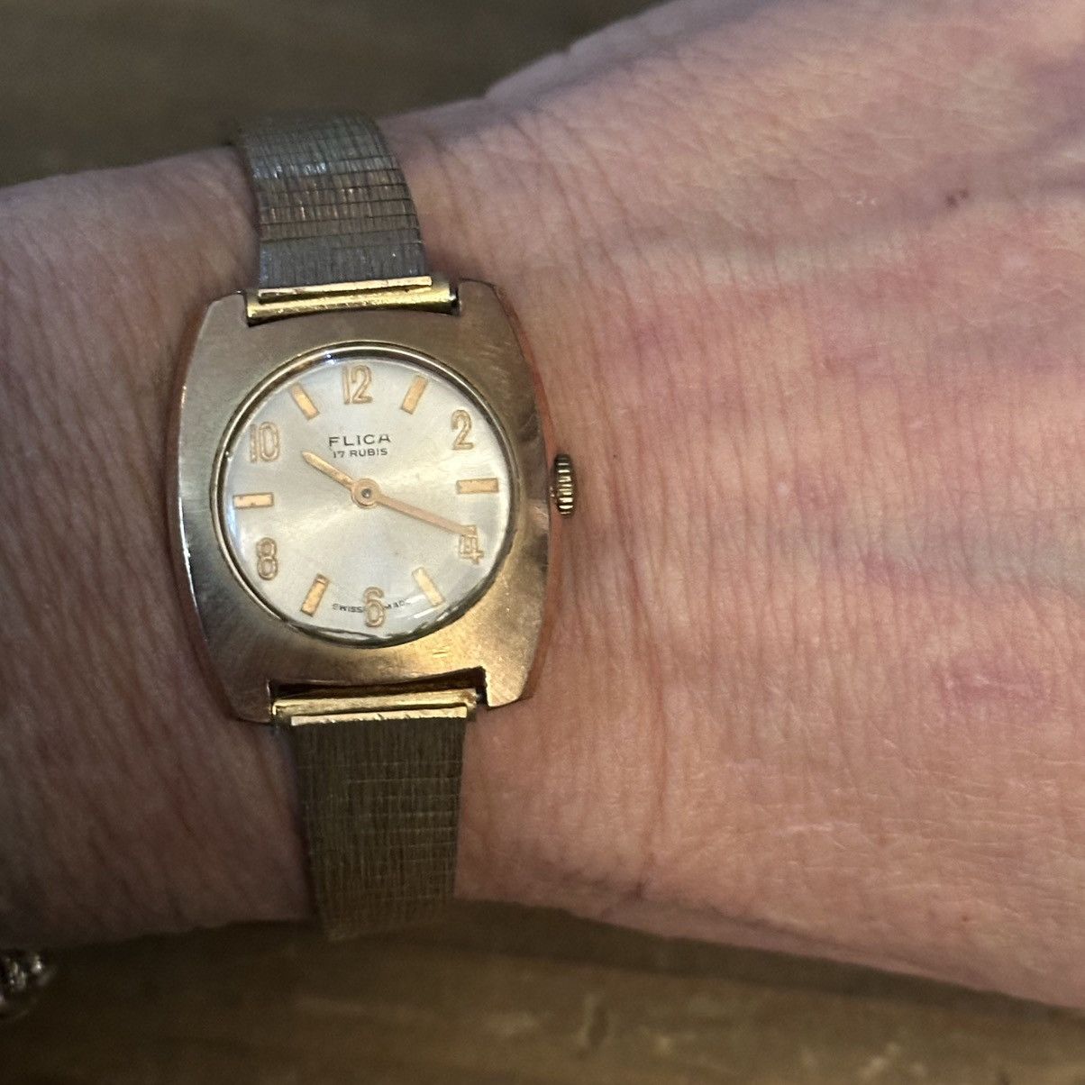 Vintage Vintage FLICA 17 Jewels gold tone watch Size ONE SIZE - 5 Thumbnail