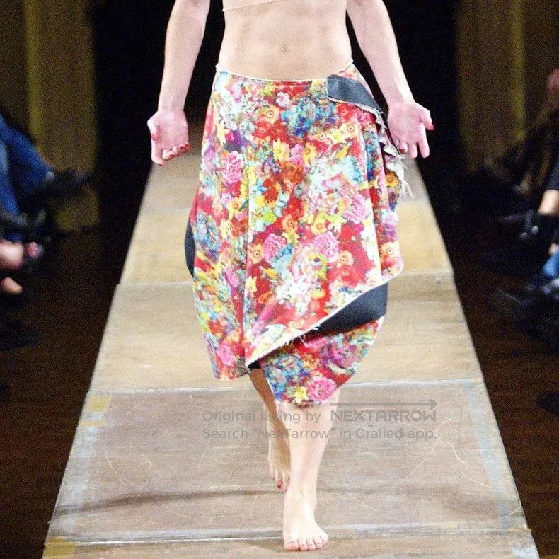 Comme des Garcons COMME des GARCONS 2004SS Red Floral Skirt. Size US 26 / EU 42 - 1 Thumbnail