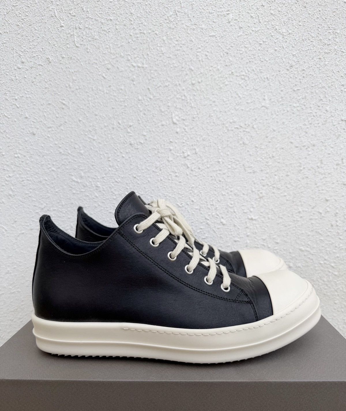 Rick Owens Rick Owens Mainline Classic Leather Low-Top Size US 8.5 / EU 41-42 - 1 Thumbnail
