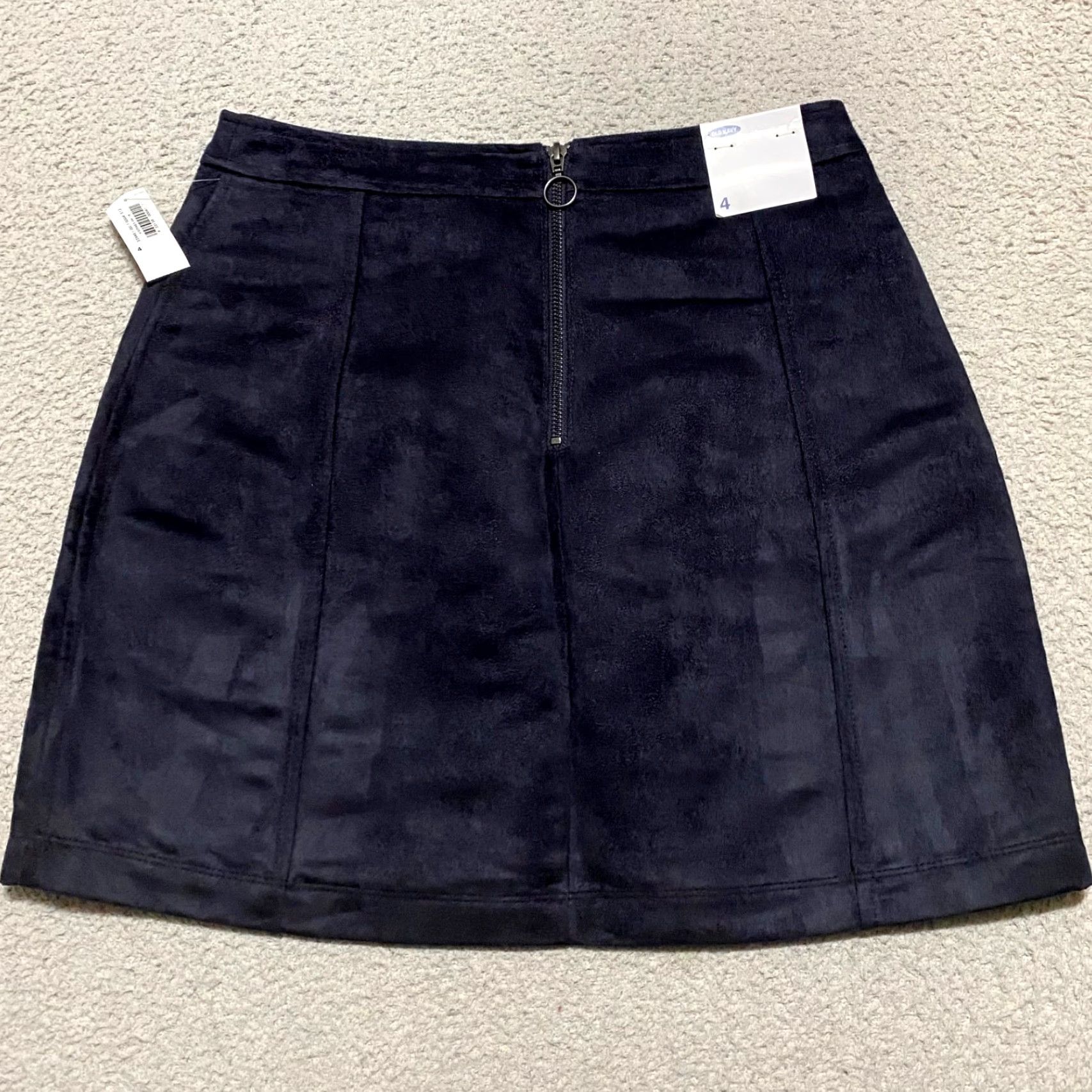 Old Navy NWT Old Navy Womens Skirt Black Velvet Mini Pockets Zip Front Size 4 4 Short XS? Size 27" / US 4 / IT 40 - 2 Thumbnail