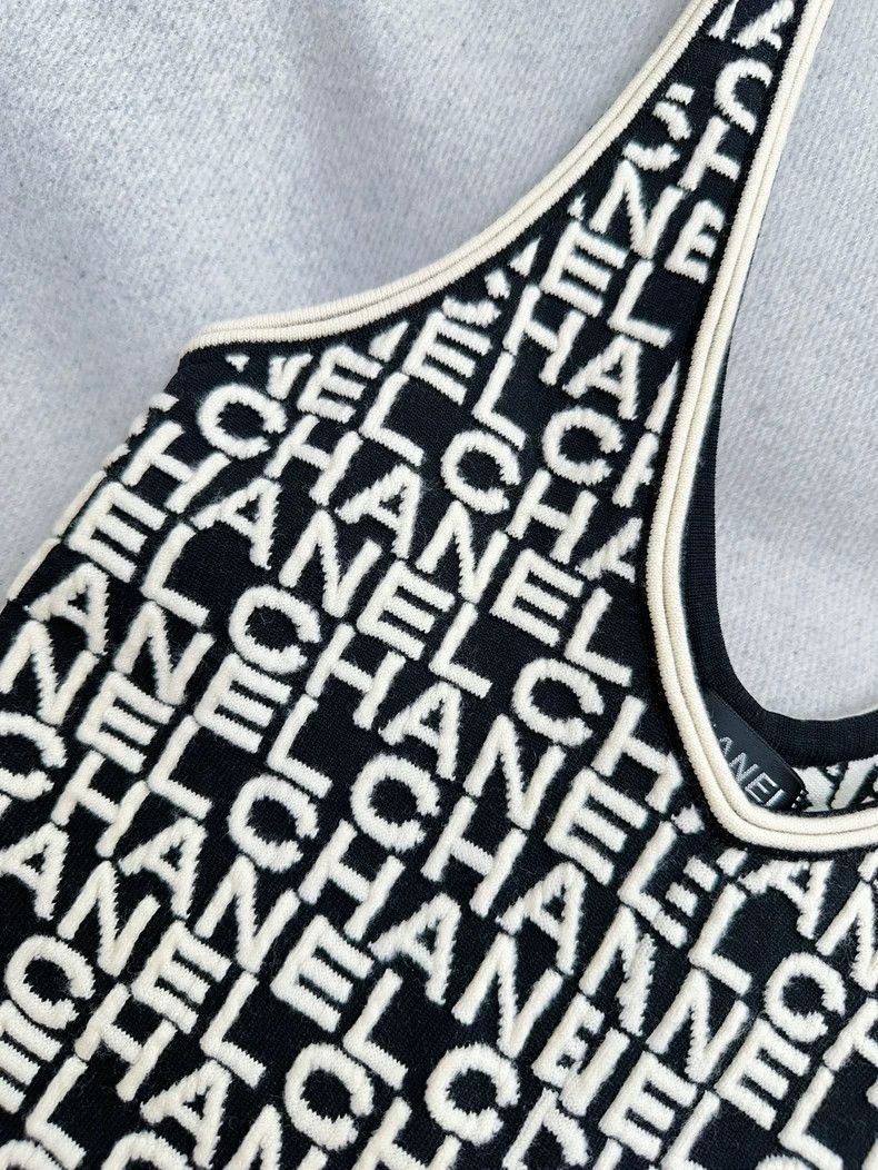 Chanel Chanel B black and white full-printed letter relief logo k Size 24" / US 00 / IT 34 - 5 Thumbnail