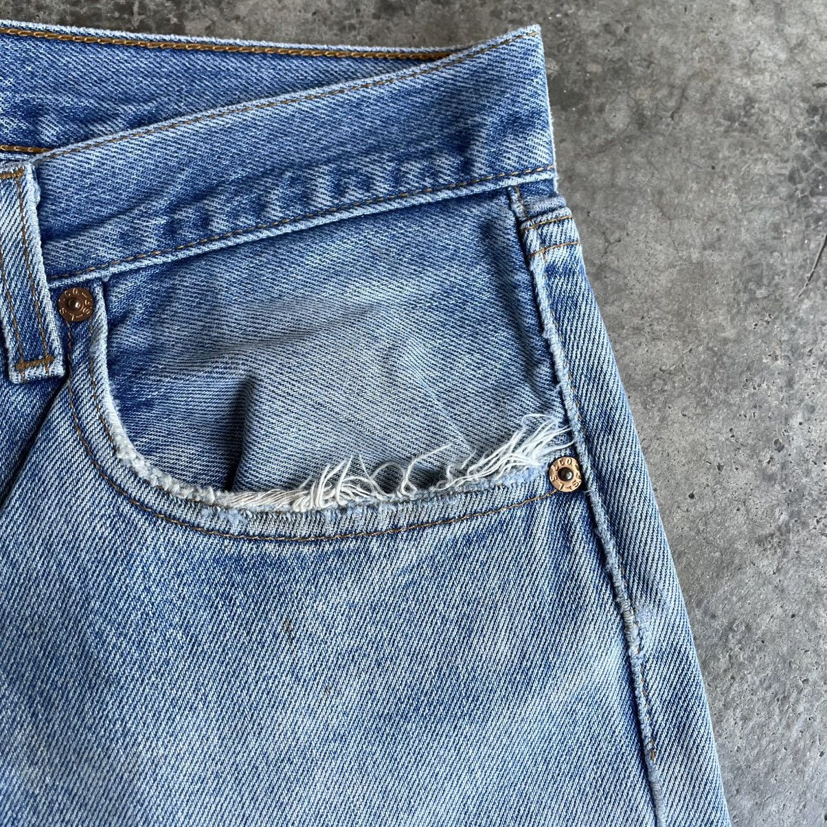 Levi's Vintage Clothing 🔥Vintage 90s Levis 501 Stoned Washed Distress Dirty Jeans Size US 34 / EU 50 - 13 Thumbnail