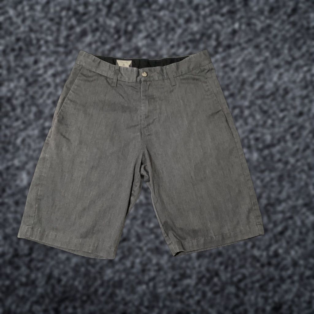 Volcom Volcom Chino Shorts Mens 30 Gray Casual Summer 11in Inseam Flat Front Pockets Regular Non-NV Size US 30 / EU 46 - 1 Thumbnail