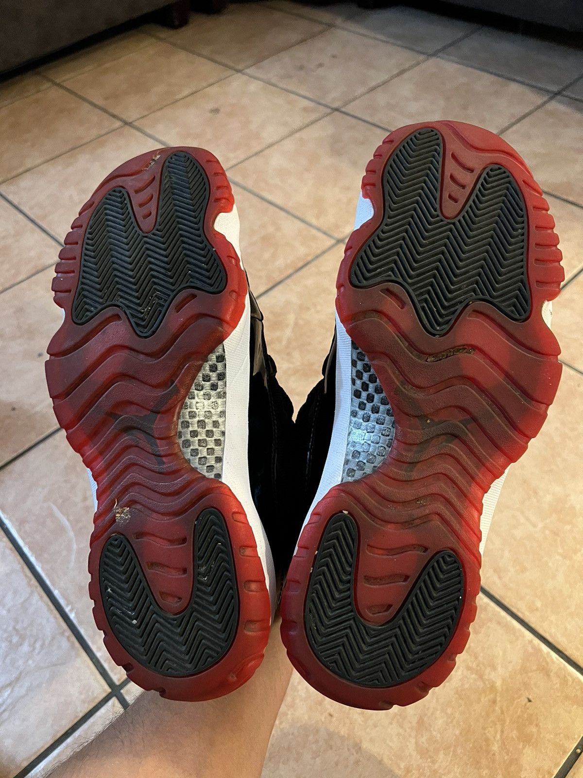 Jordan Brand Jordan Bred 11 Size US 10.5 / EU 43-44 - 6 Thumbnail