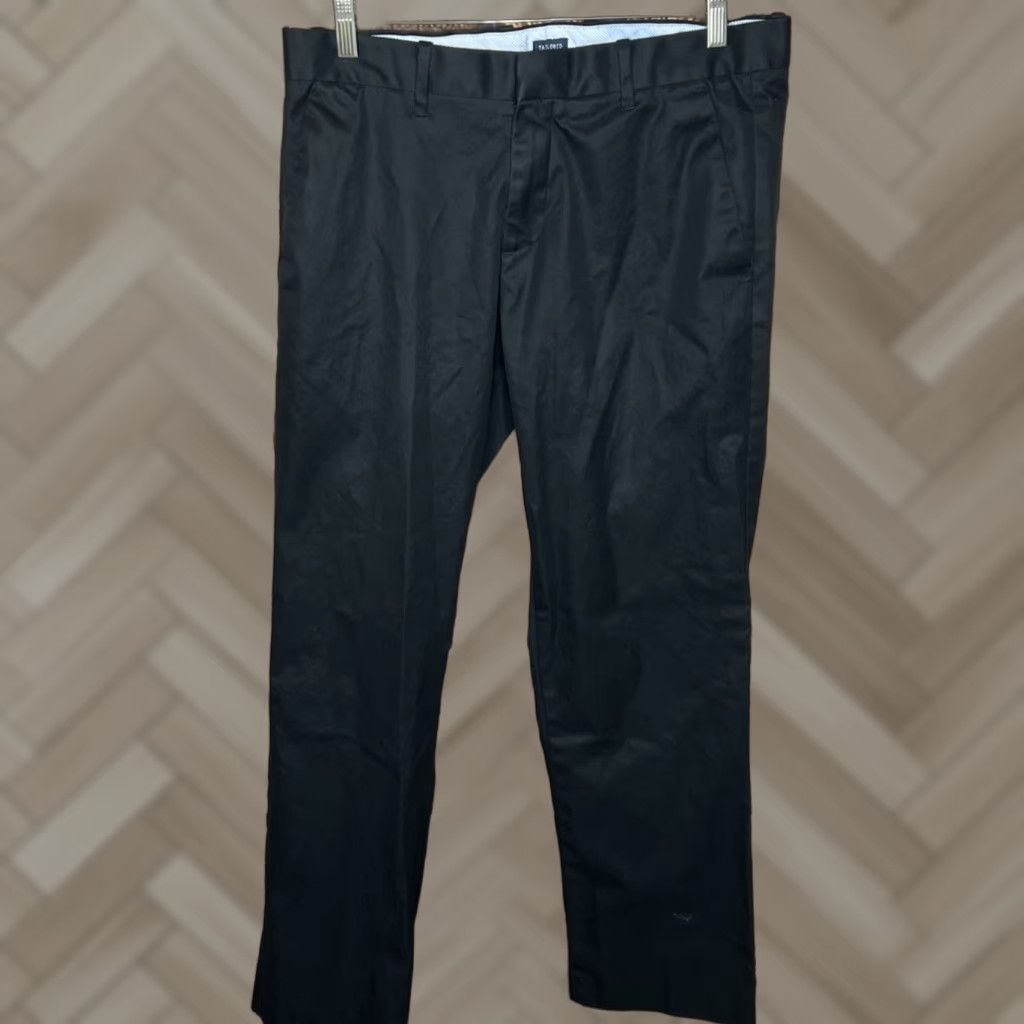 Gap Gap Pants Khakis Men 32x30 Black Flat Front Straight Leg Relaxed Fit Casual Workwear Size US 32 / EU 48 - 1 Thumbnail