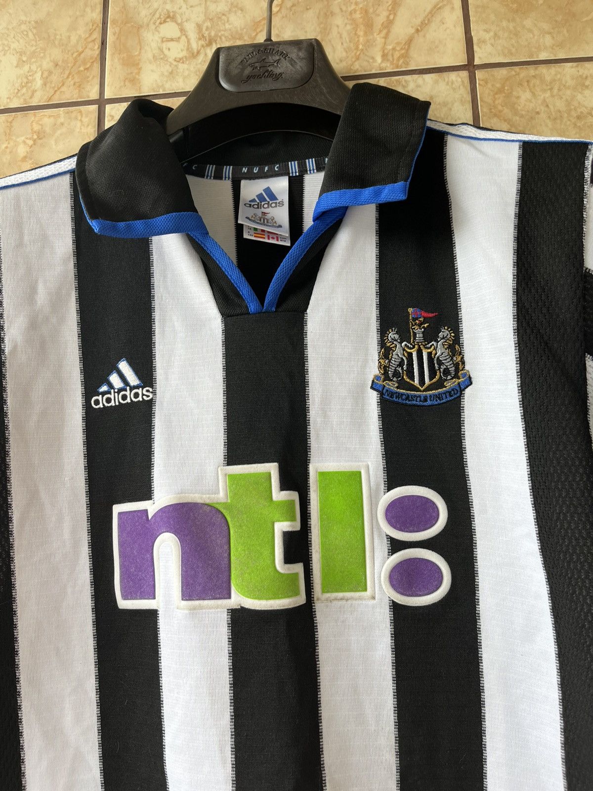 Adidas Vintage 2000/2001 Kids New Castle Adidas jersey Size US XXS / EU 40 - 2 Thumbnail