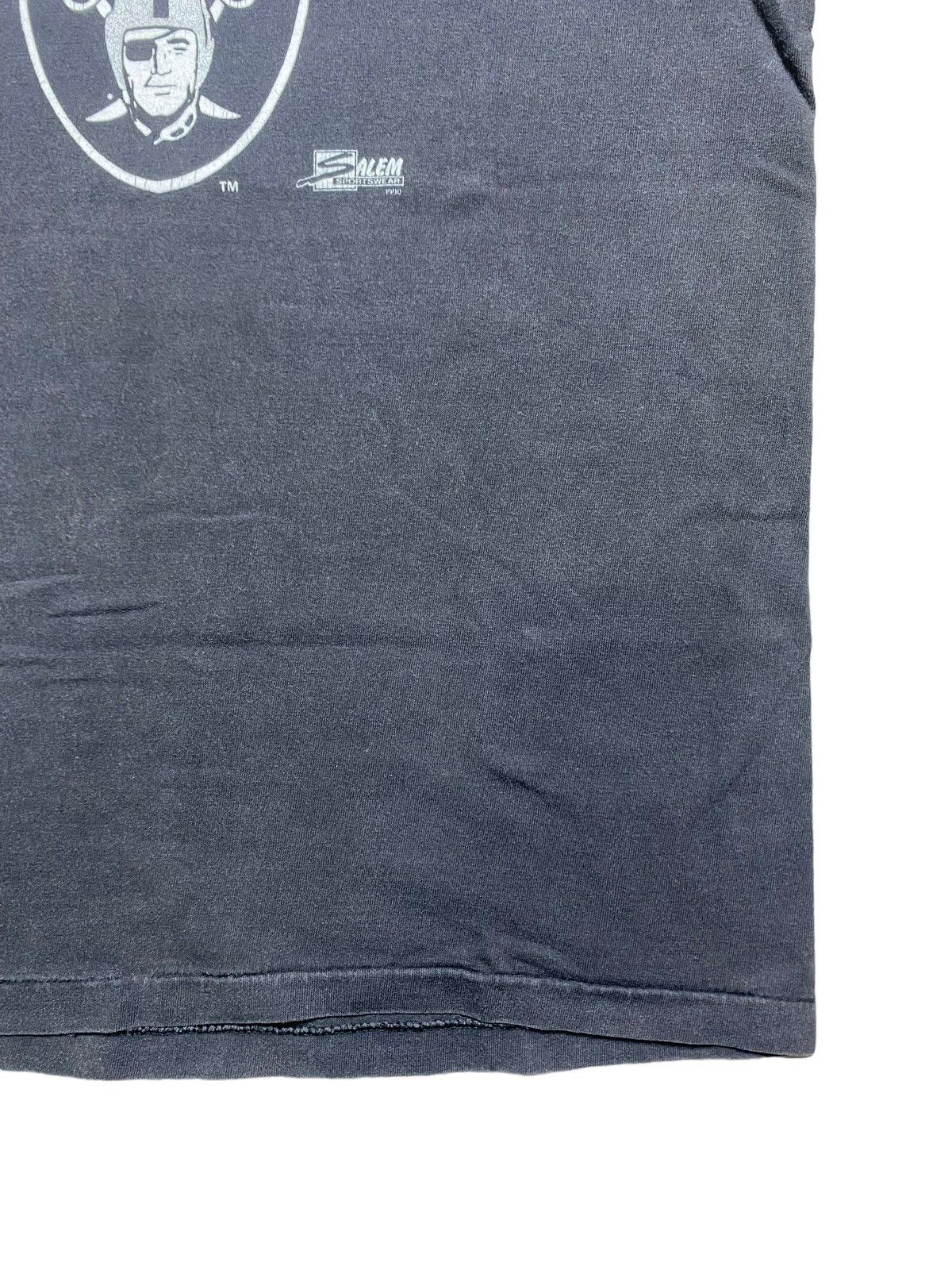 NFL VINTAGE RAIDERS REAL WOMAN WEAR BLACK CENTER LOGO TEE Size US M / EU 48-50 / 2 - 5 Thumbnail