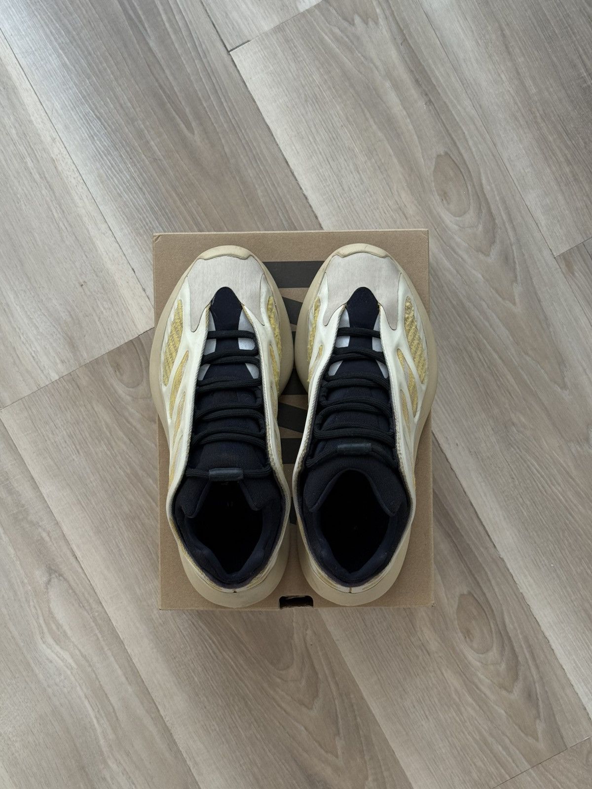 Yeezy Yeezy 700 V3 Mono Safflower Size US 9 / EU 42 - 1 Thumbnail