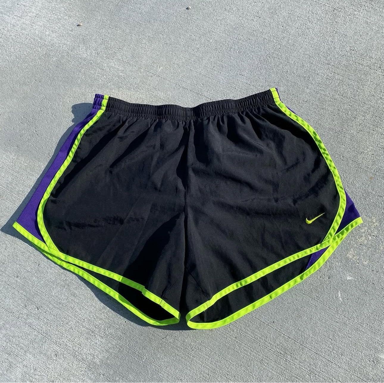 Nike Nike Dri-Fit Tempo Running Shorts Size 27" / US 4 / IT 40 - 1 Thumbnail