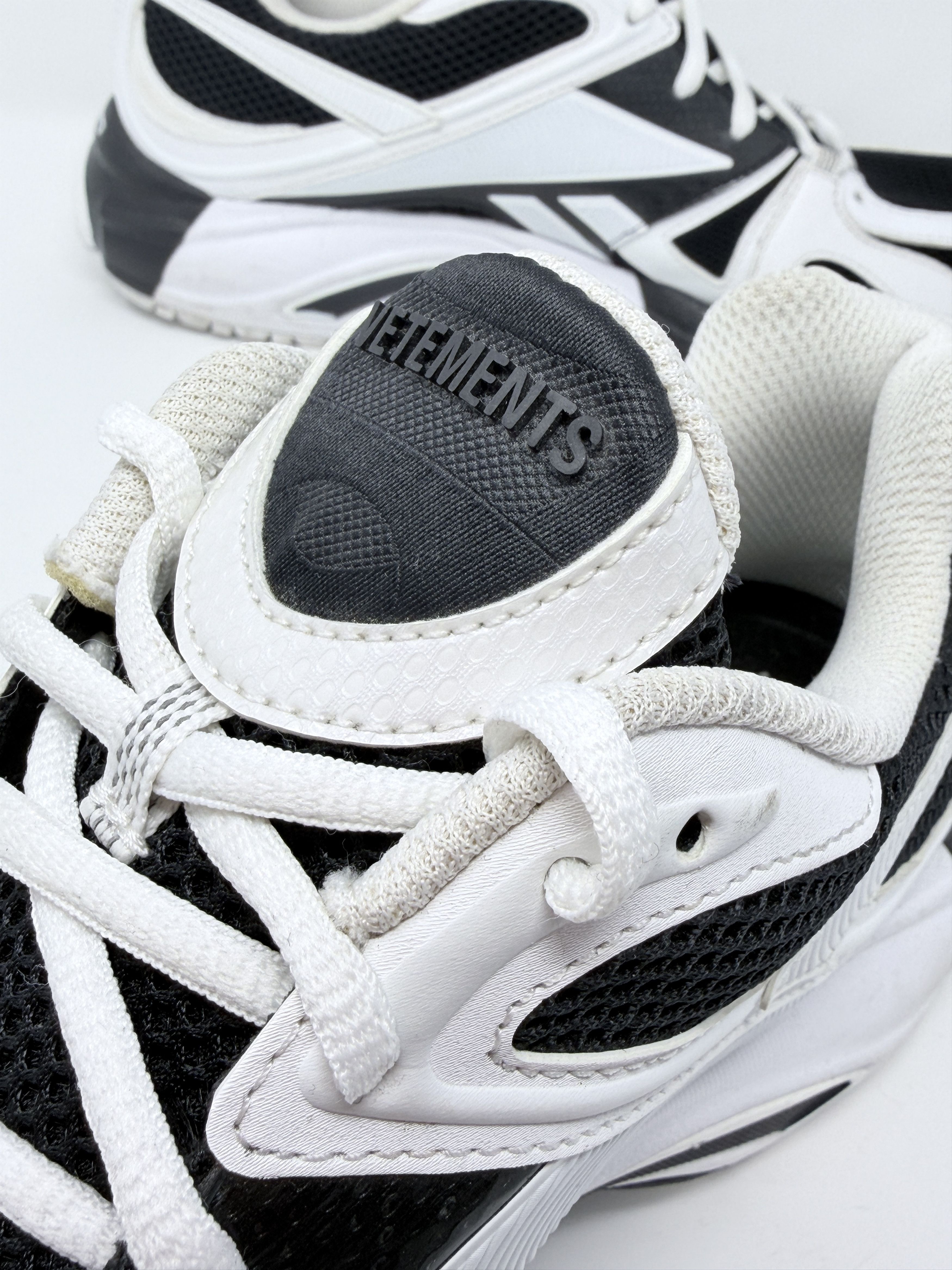 Reebok × Vetements Vetements Reebok Spike Runner 200 Black White Size US 9.5 / EU 42-43 - 7 Thumbnail