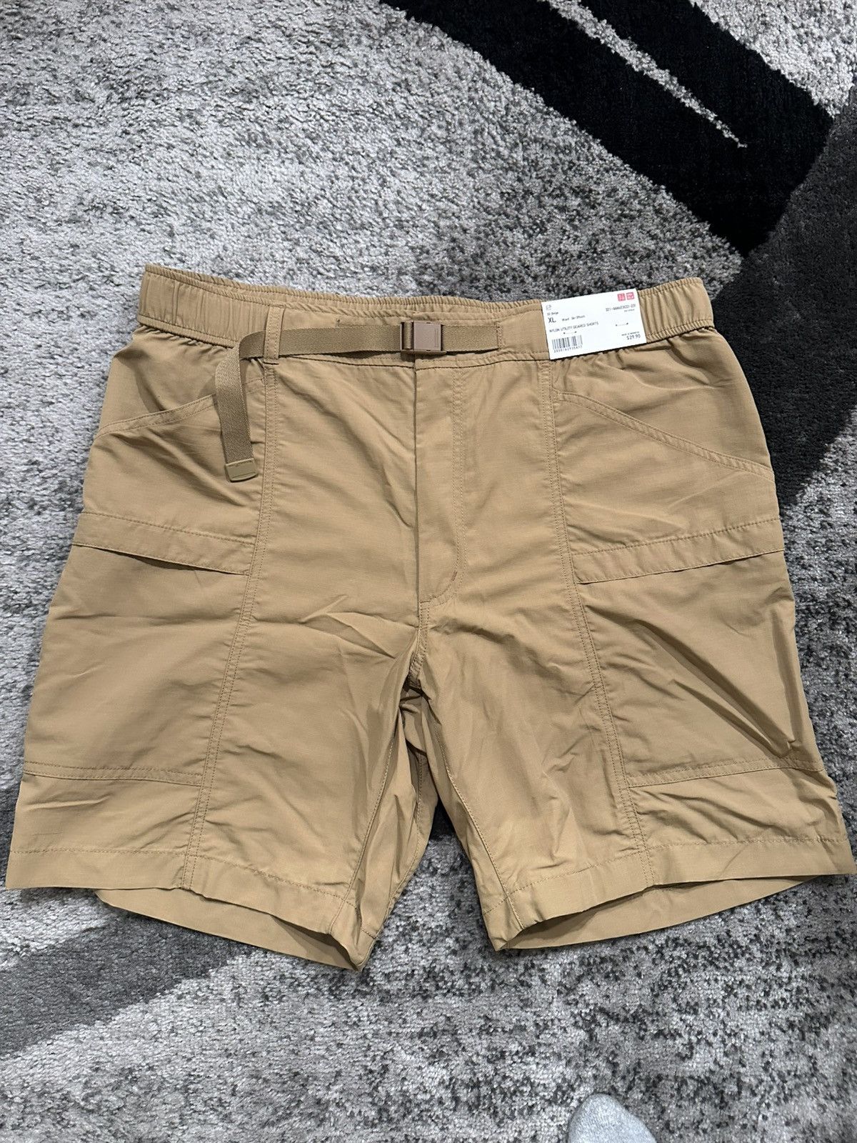 Uniqlo Uniqlo Beige Nylon Utility Geared Shorts sz XL Size US 36 / EU 52 - 1 Thumbnail