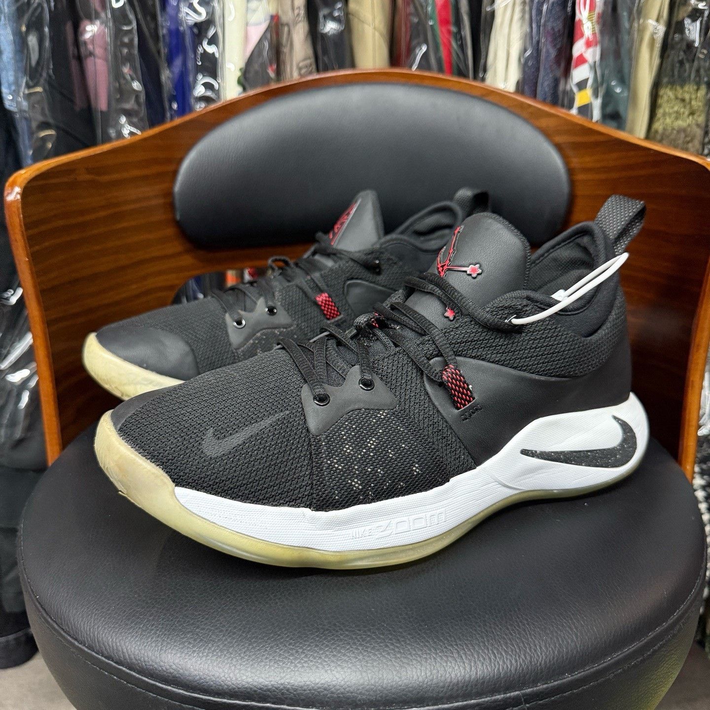 Nike Nike Black Lowtop Sneakers 44.5 Men Size US 11 / EU 44 - 1 Thumbnail