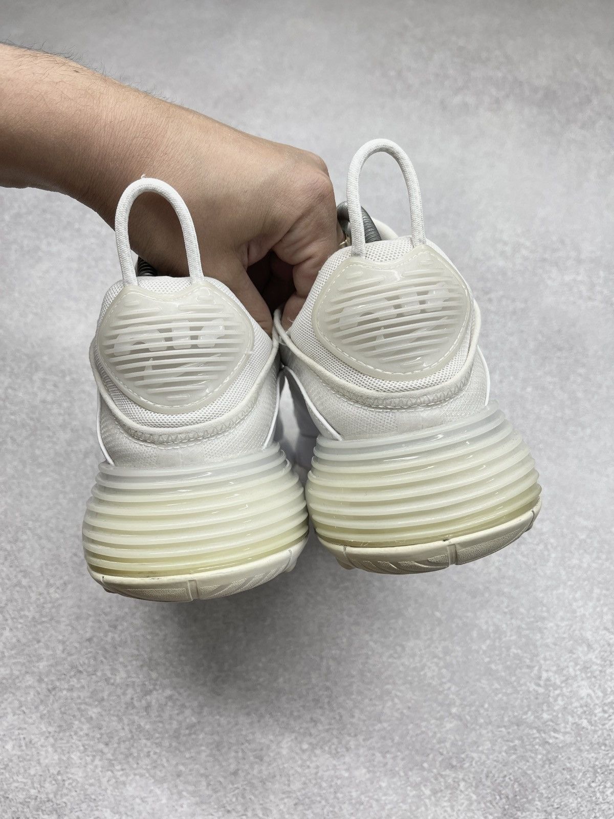 Nike Mens Nike Air Max 2090 Triple White Sneakers Drill Running Size US 9.5 / EU 42-43 - 6 Thumbnail