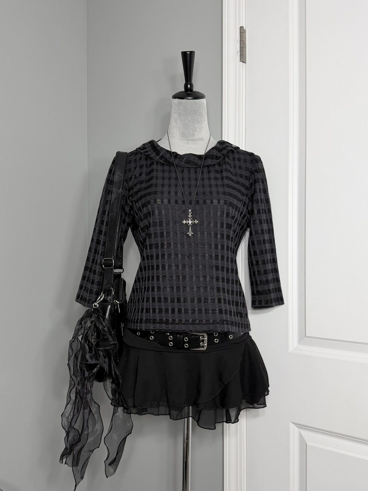 Other Black & Grey Striped Top w/ Buttoned Fold Over Neckline Size S / US 4 / IT 40 - 1 Thumbnail