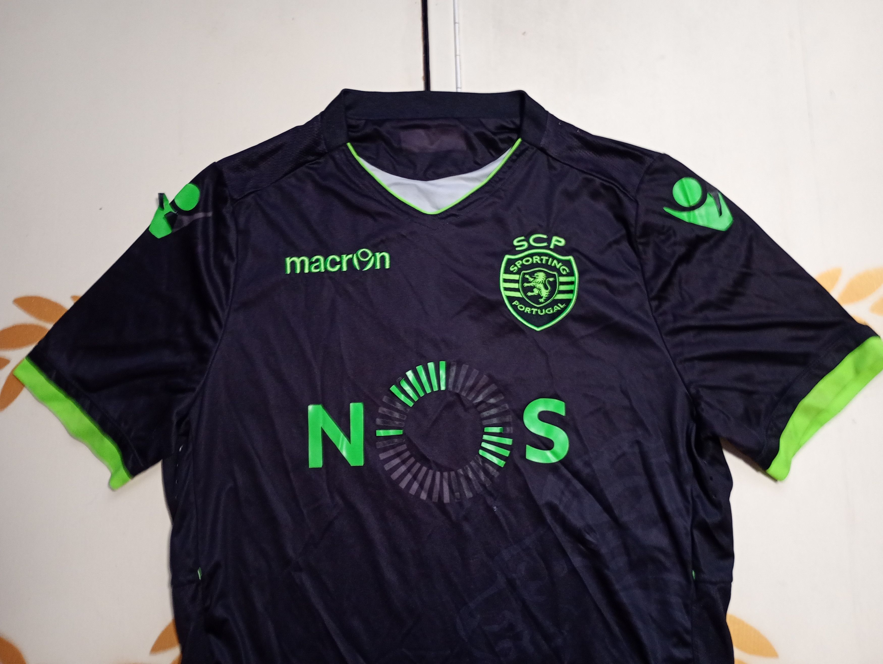 Macron Macron Sporting Lisbon Away Jersey 2016-2017 Size US M / EU 48-50 / 2 - 4 Thumbnail