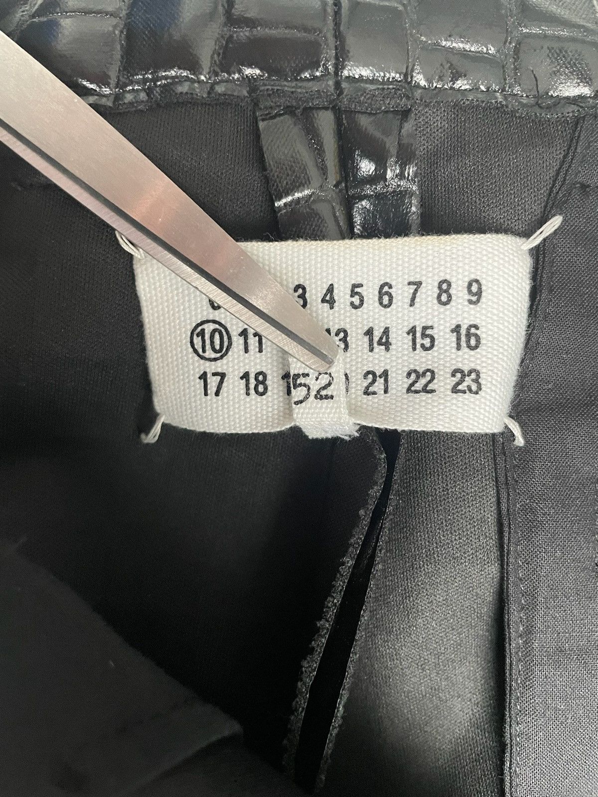 Maison Margiela Maison Marigela Artisanal Embossed Croc Culottes Size US 34 / EU 50 - 6 Thumbnail