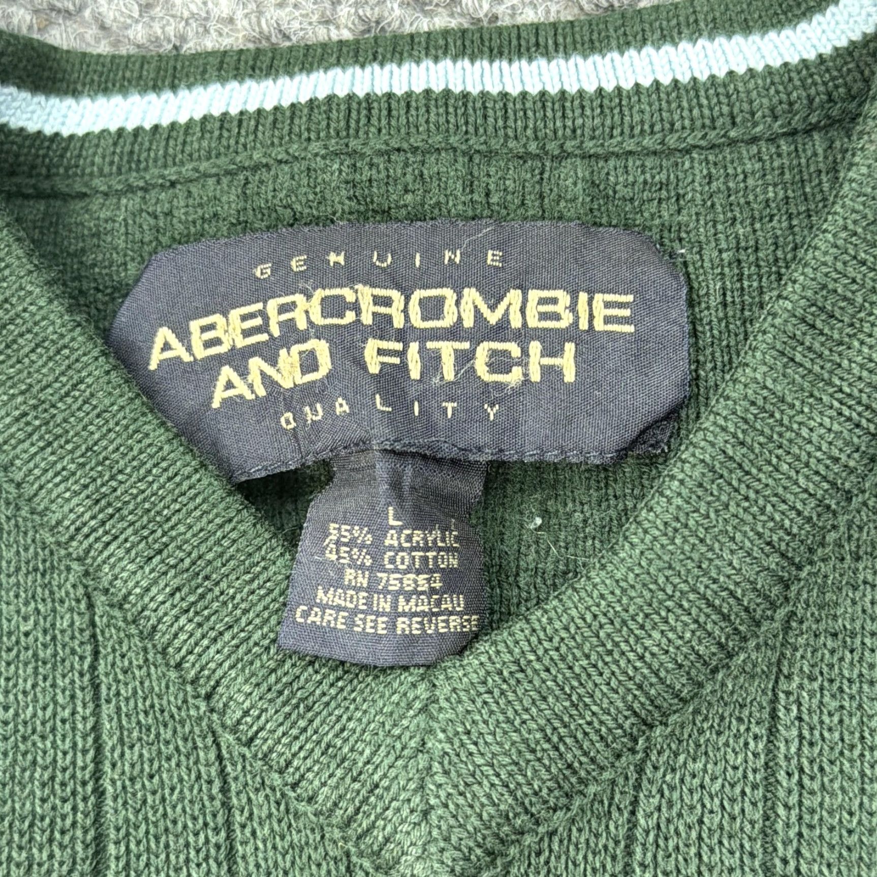 Abercrombie & Fitch VINTAGE Abercrombie & Fitch Sweater Mens Large Green V-Neck Knit 90s Pullover Ribbed Knit Solid Logo Mens Size US L / EU 52-54 / 3 - 5 Thumbnail