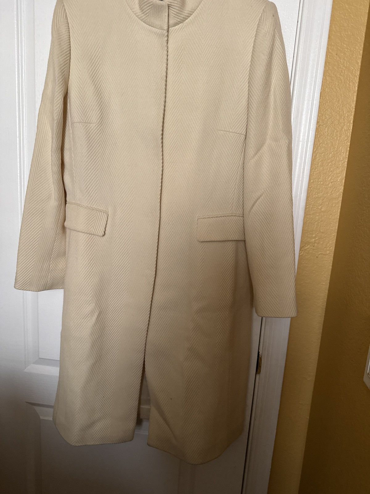 Other Antonio Melani Cream Coat Size L / US 10 / IT 46 - 2 Thumbnail