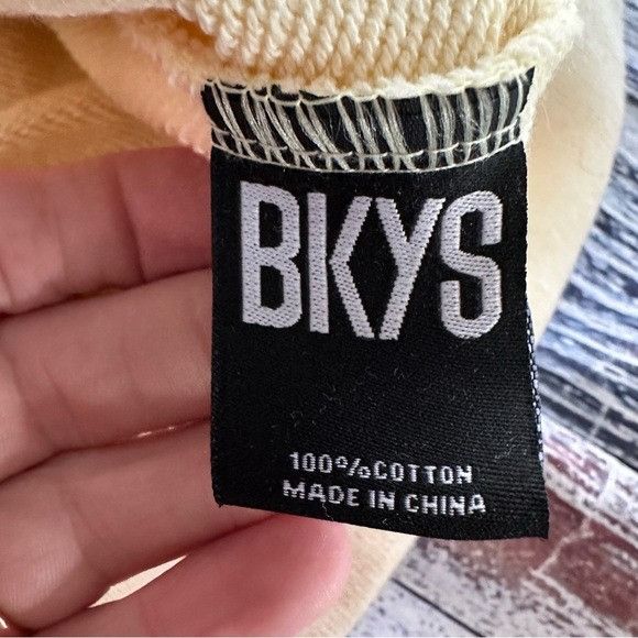 Other BKYS Lucky Charm Embroidered Butter Yellow Sweatshirt Size US L / EU 52-54 / 3 - 6 Thumbnail