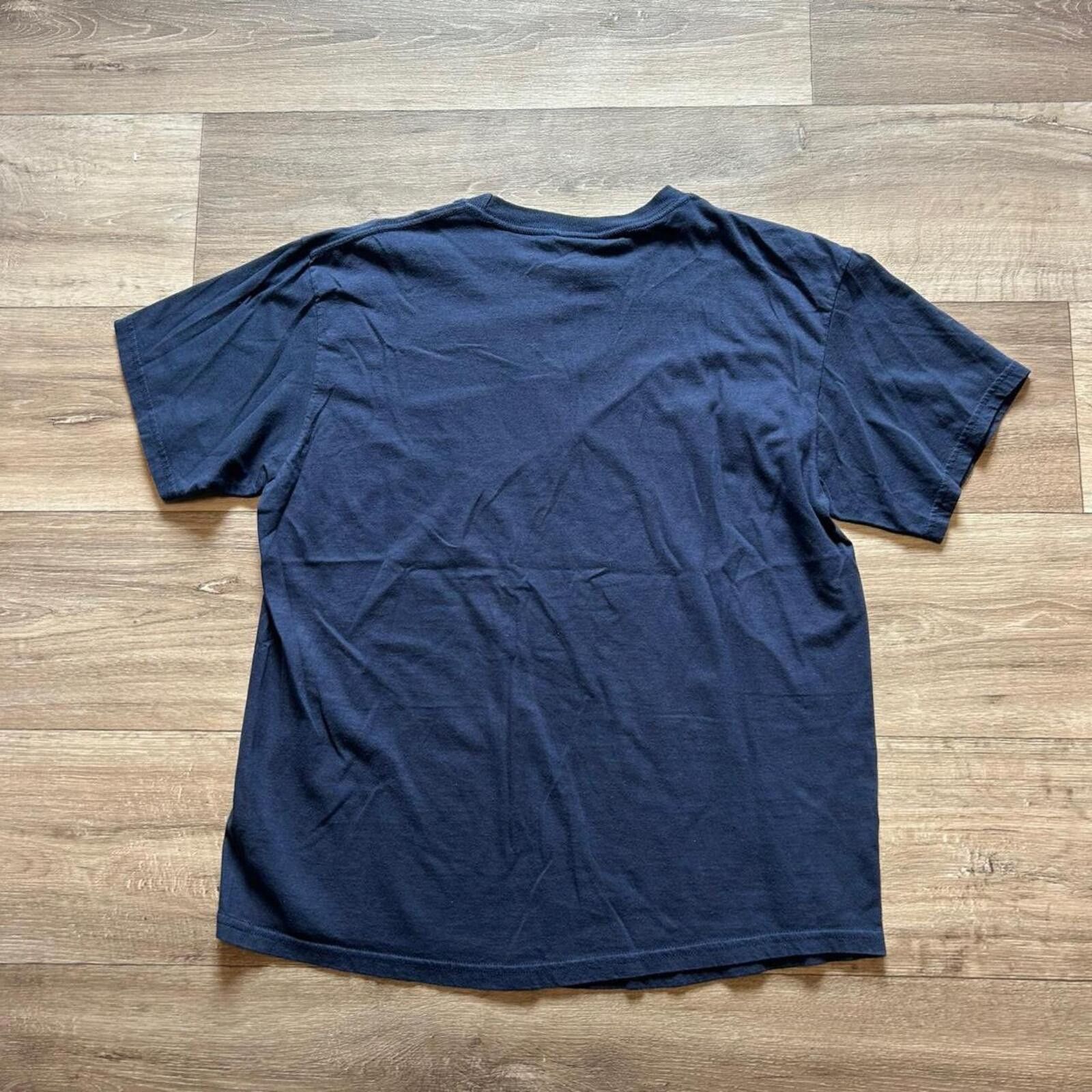 Disney Vintage y2k Mr. Incredible Disney Graphic t shirt size L Size US L / EU 52-54 / 3 - 3 Thumbnail