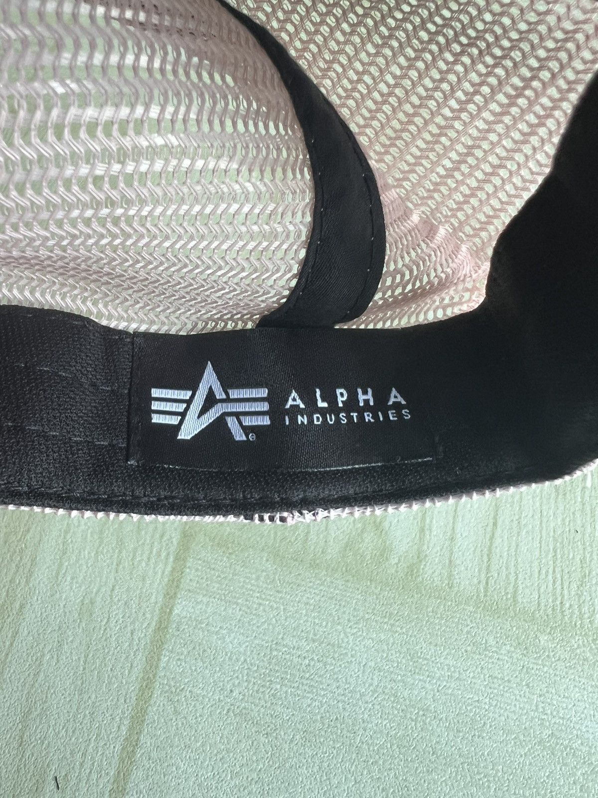 Alpha Industries Alpha Industries Eagles & Dragon Embroidery Pinkish Mesh Cap Size ONE SIZE - 5 Thumbnail
