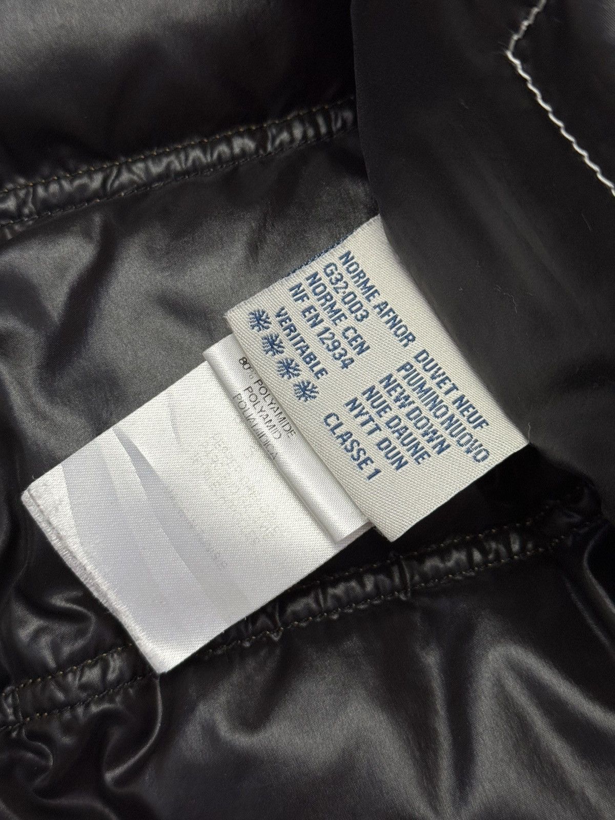Moncler Moncler vintage down jacket Size XS / US 0-2 / IT 36-38 - 22 Thumbnail