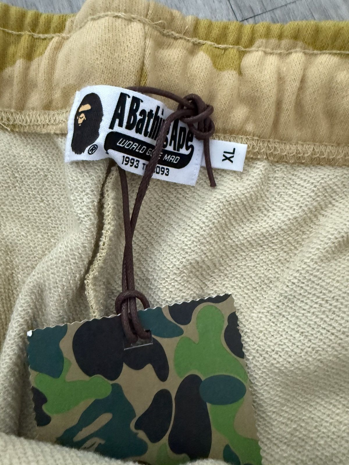 Bape Bape yellow camo shark shorts Size US 34 / EU 50 - 5 Thumbnail