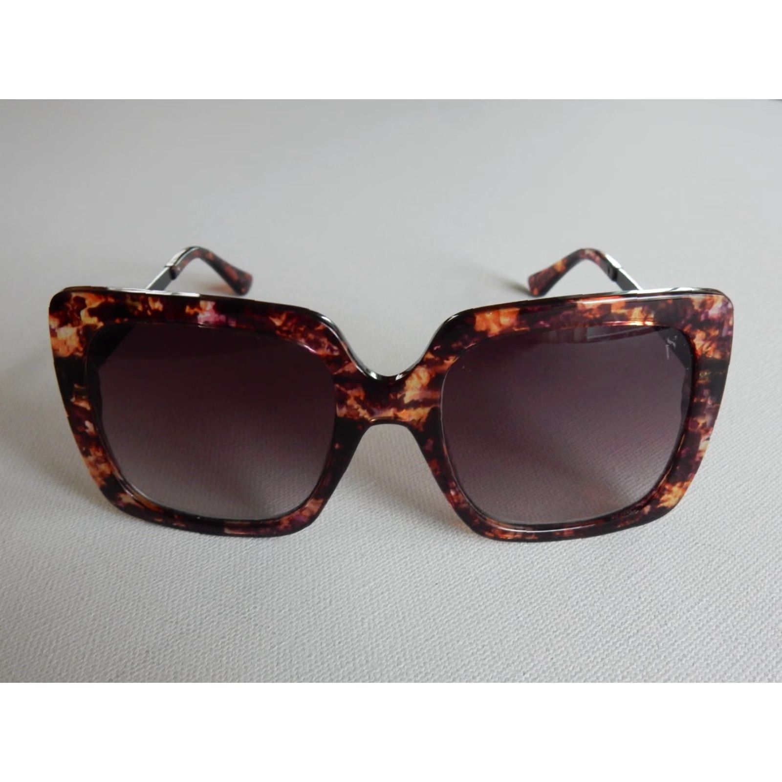 Vera Wang VINTAGE Vera Wang Sunglasses Women Brown Black Frame Adult Size ONE SIZE - 2 Thumbnail