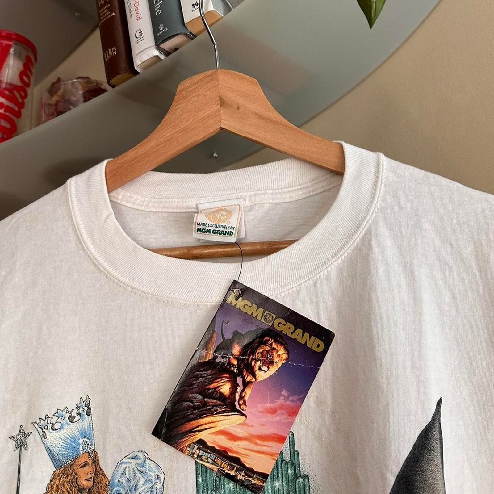 Vintage Vintage 1993 Wizard of Oz MGM Grand Shirt Size US XL / EU 56 / 4 - 5 Thumbnail
