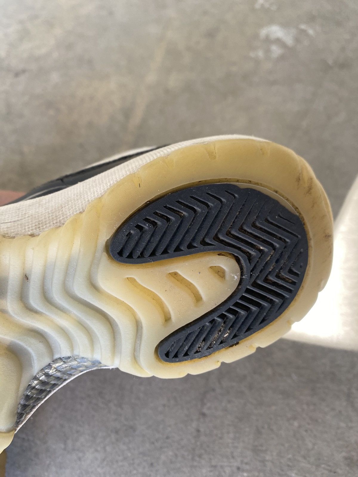 Jordan Brand Jordan 11 DMP Gratitude Size US 5.5 / EU 38 - 8 Thumbnail