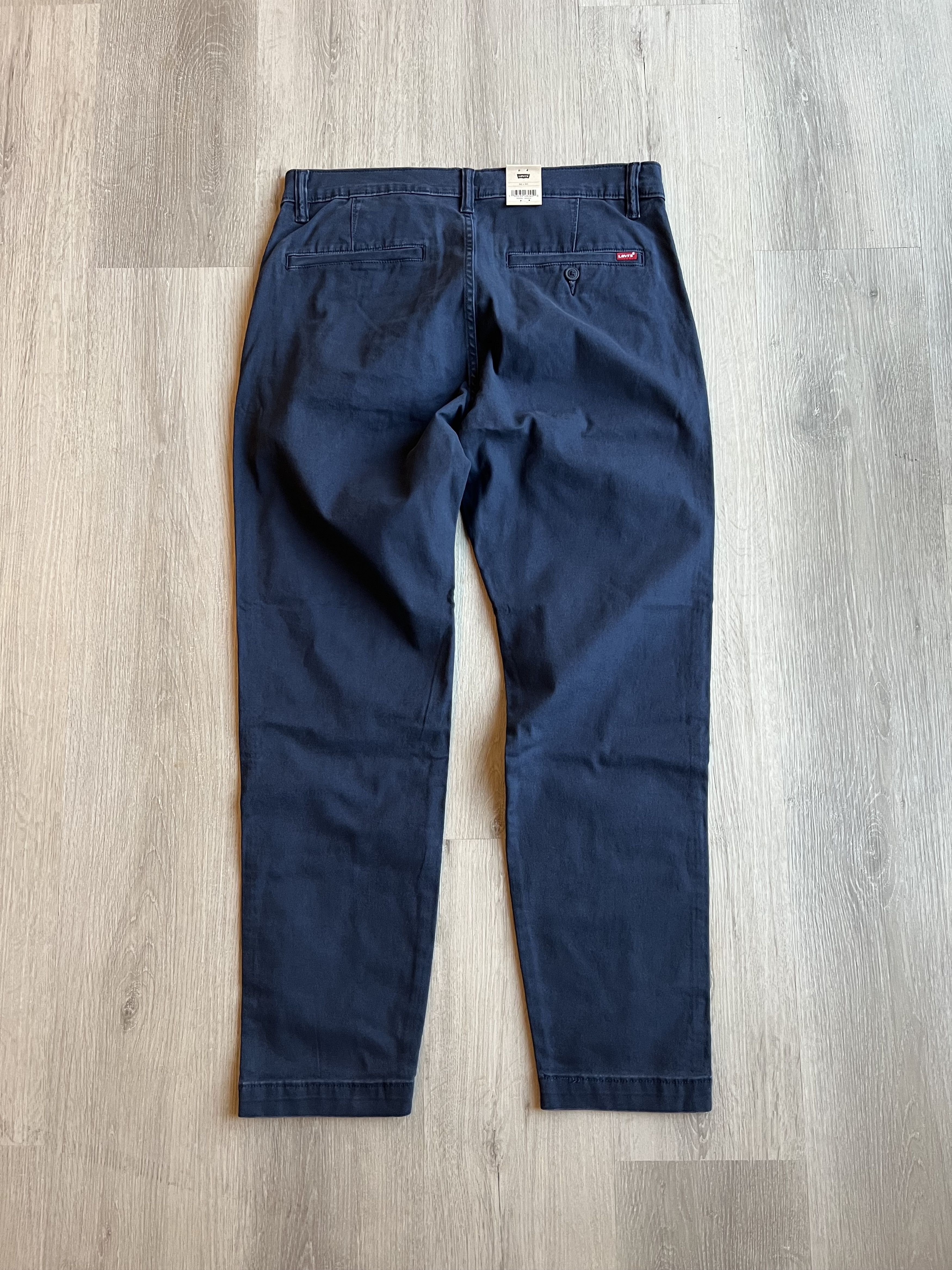 Levi's Standard fit Tapered Chino Pants / Navy Work Wear Size US 32 / EU 48 - 1 Thumbnail