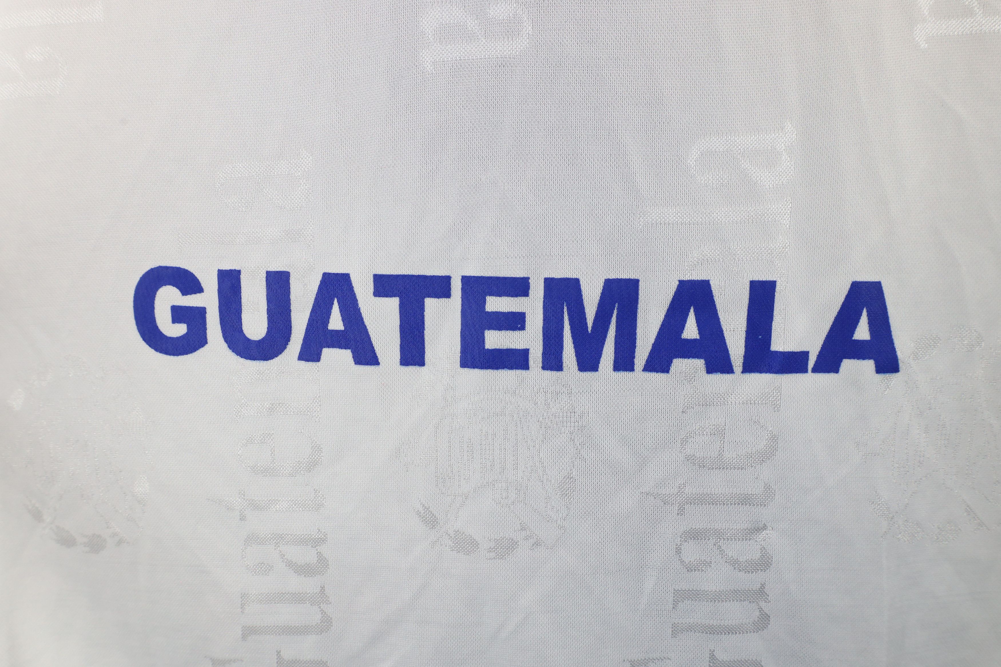 Umbro × Vintage Vintage Umbro All Over Print Guatemala Soccer Futbol Jersey Size US S / EU 44-46 / 1 - 10 Thumbnail