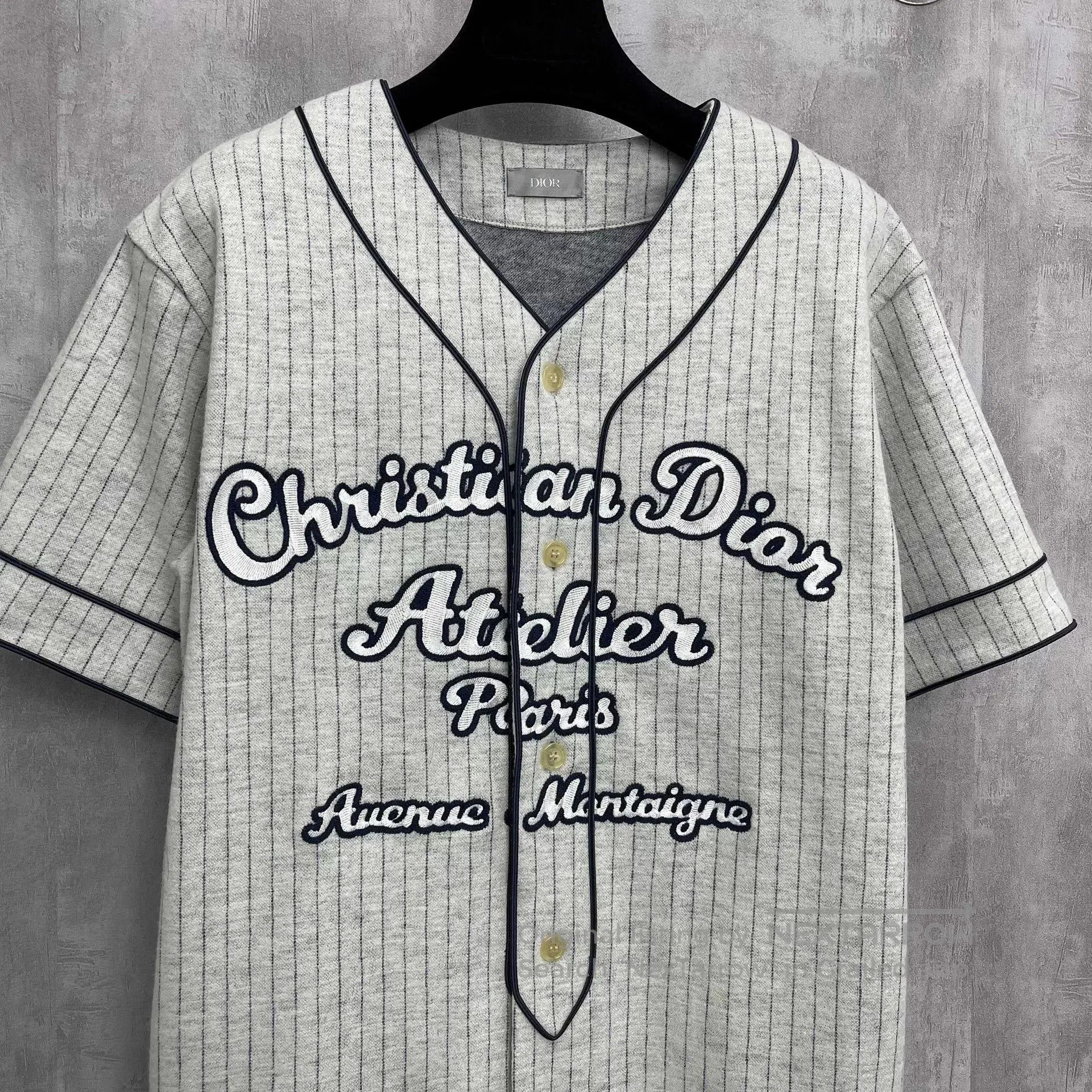 Dior dior cashmere embroidered logo short sleeve jacket. Size US XS / EU 42 / 0 - 2 Thumbnail