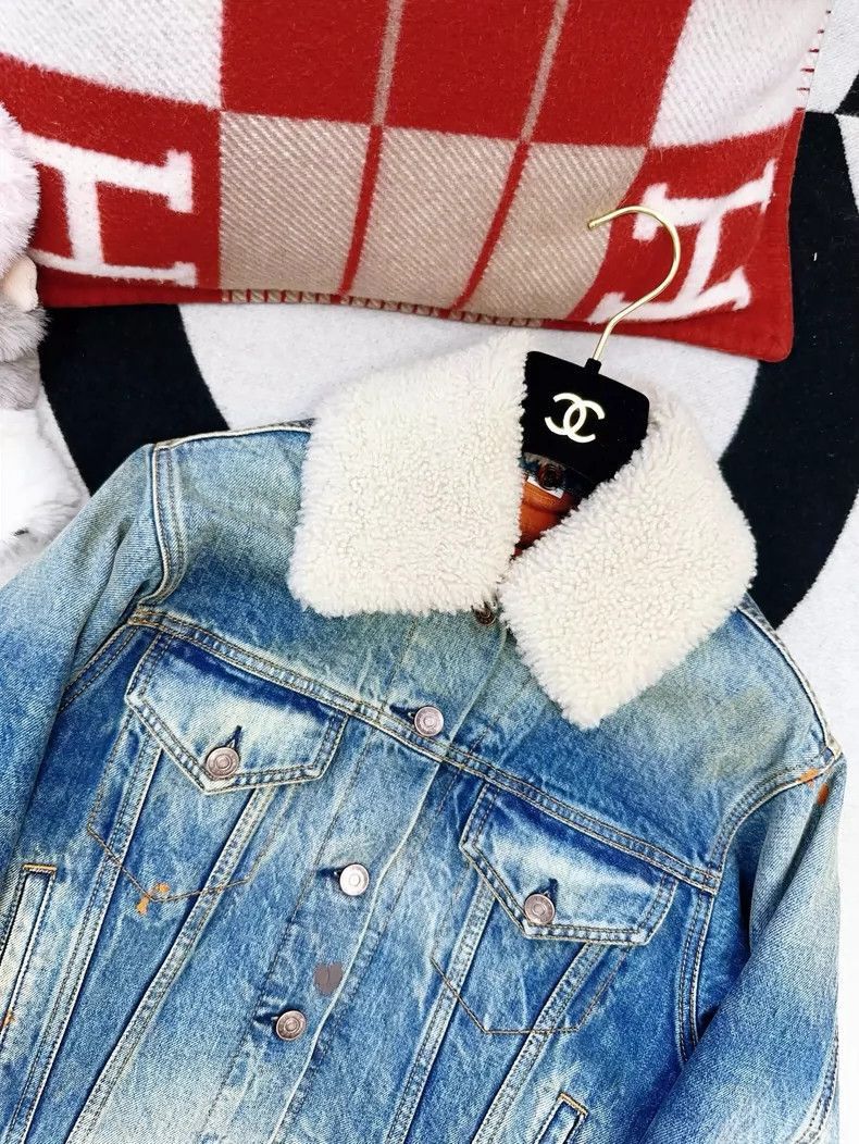 Gucci Denim Jacket with Shearling Collar-2506